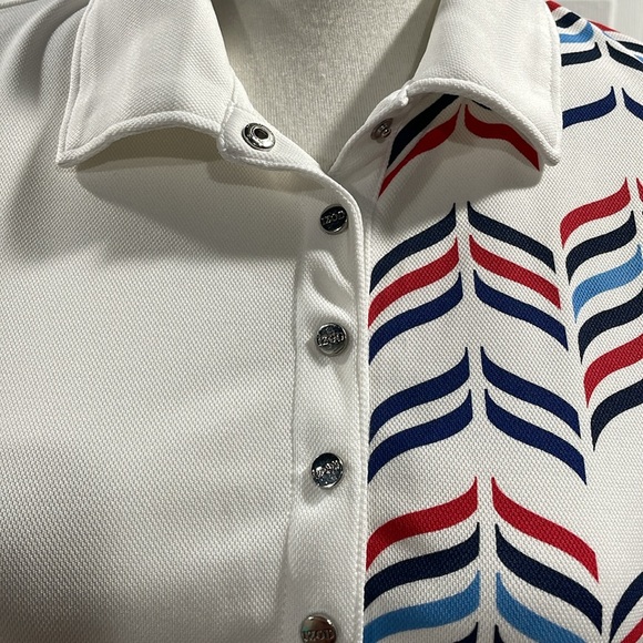Izod golf shirt-like new - Picture 3 of 7
